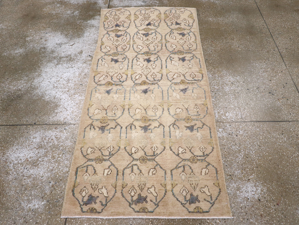 Vintage Turkish Anatolian Rug, No.18277 - Galerie Shabab