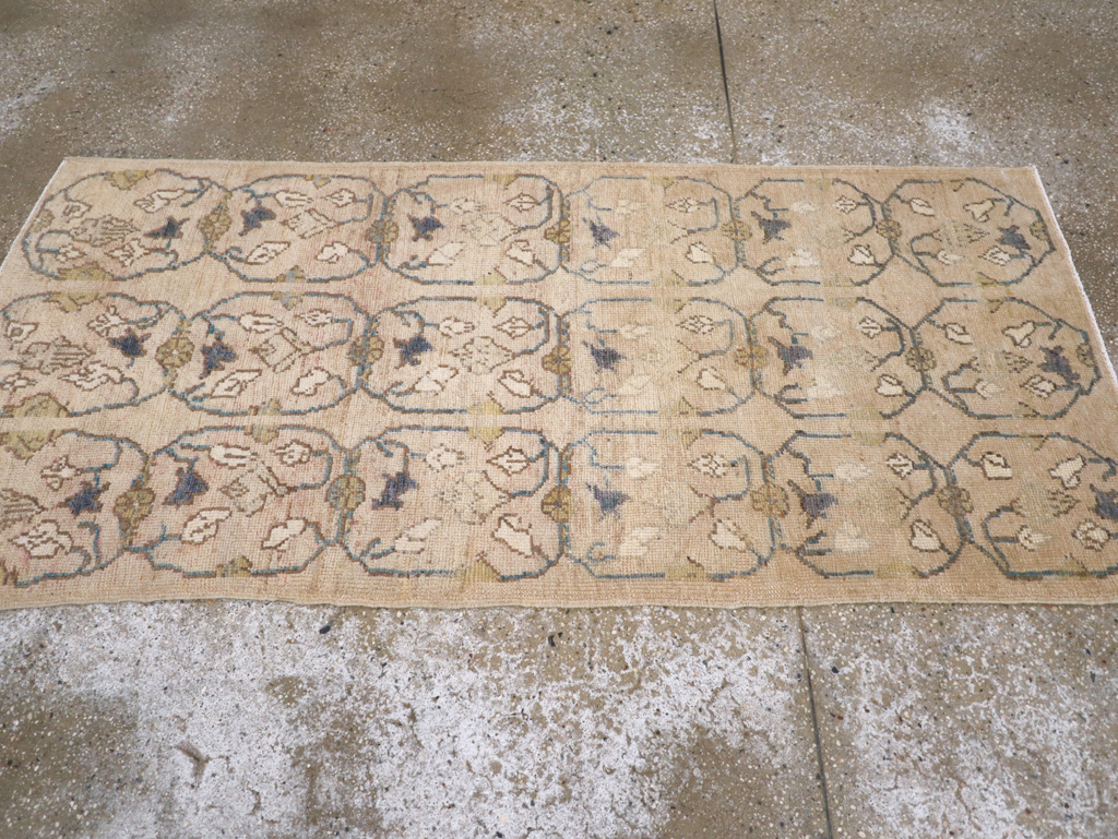 Vintage Turkish Anatolian Rug, No.18277 - Galerie Shabab