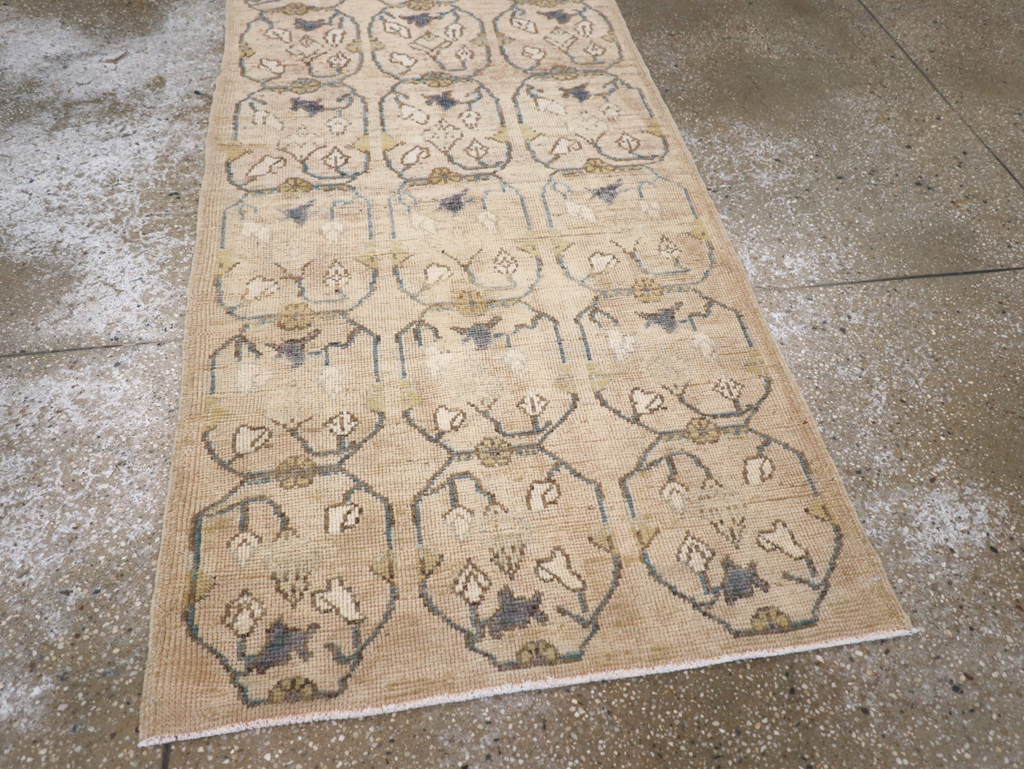 Vintage Turkish Anatolian Rug, No.18277 - Galerie Shabab