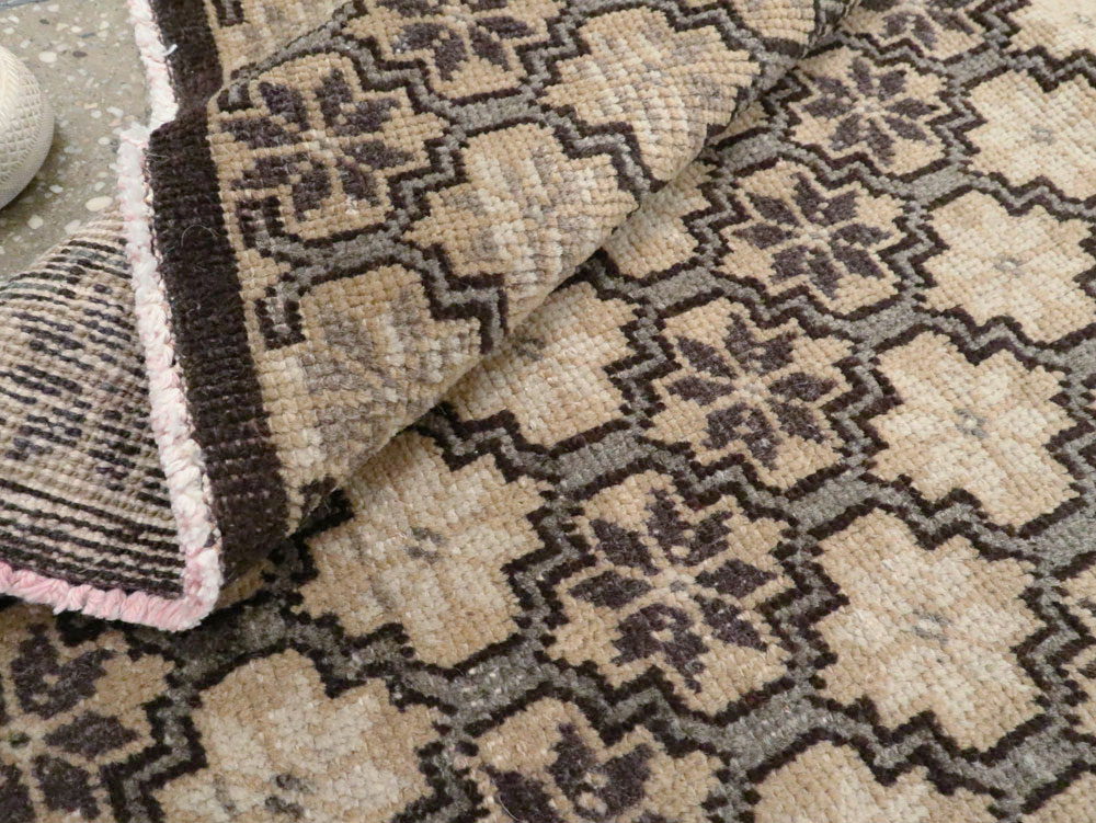 Vintage Turkish Anatolian Rug, No.18279 - Galerie Shabab