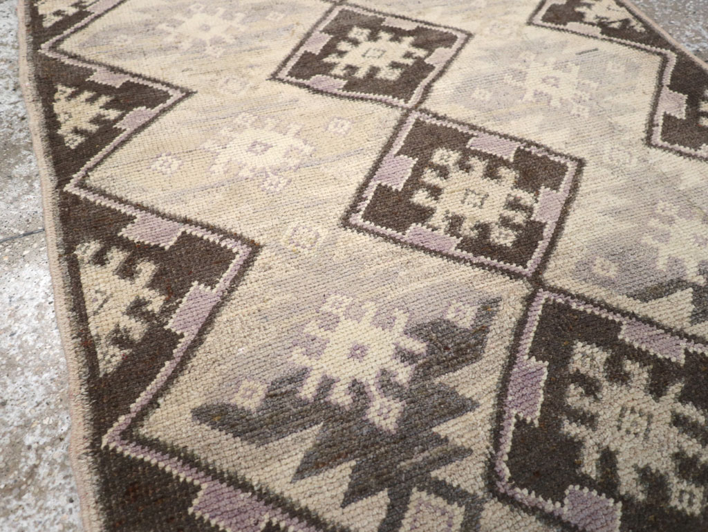 Vintage Turkish Anatolian Rug, No.18280 - Galerie Shabab