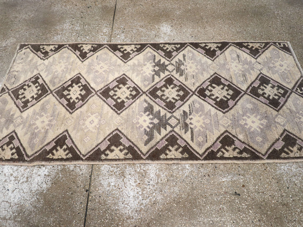 Vintage Turkish Anatolian Rug, No.18280 - Galerie Shabab