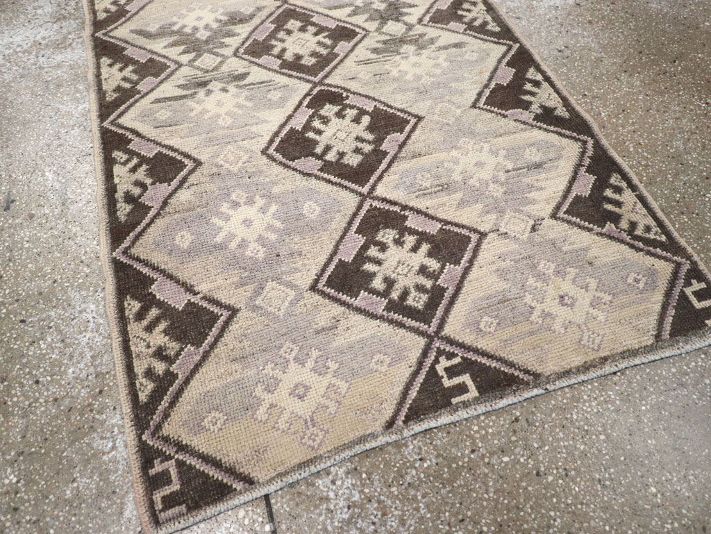 Vintage Turkish Anatolian Rug, No.18280 - Galerie Shabab