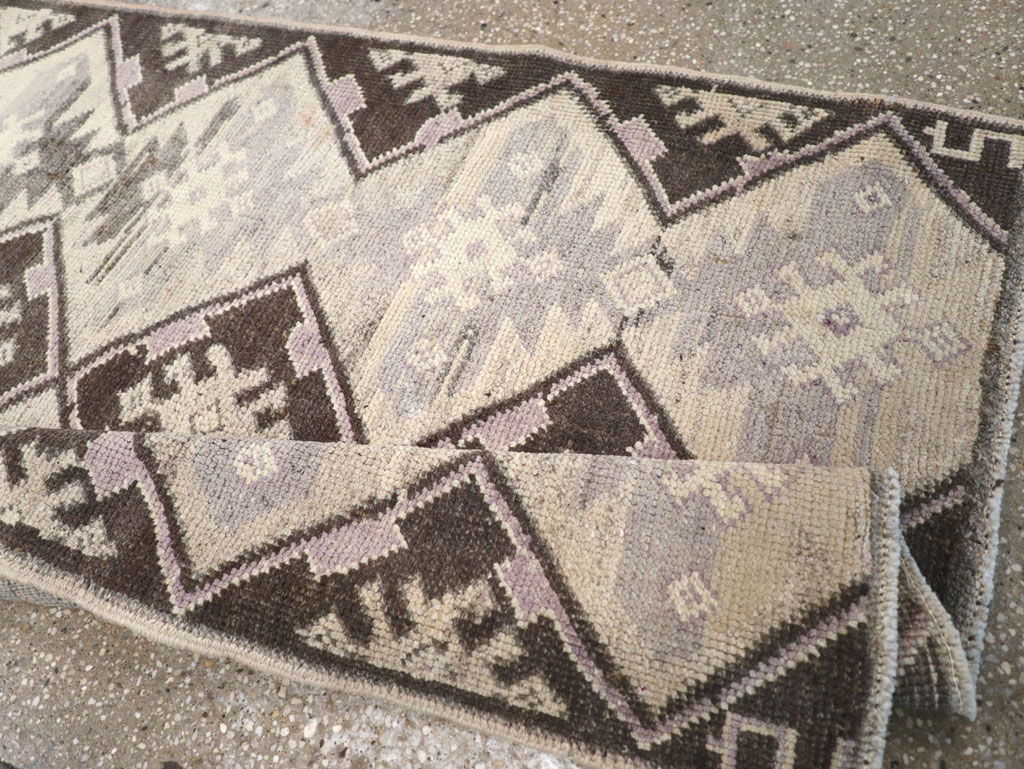 Vintage Turkish Anatolian Rug, No.18280 - Galerie Shabab