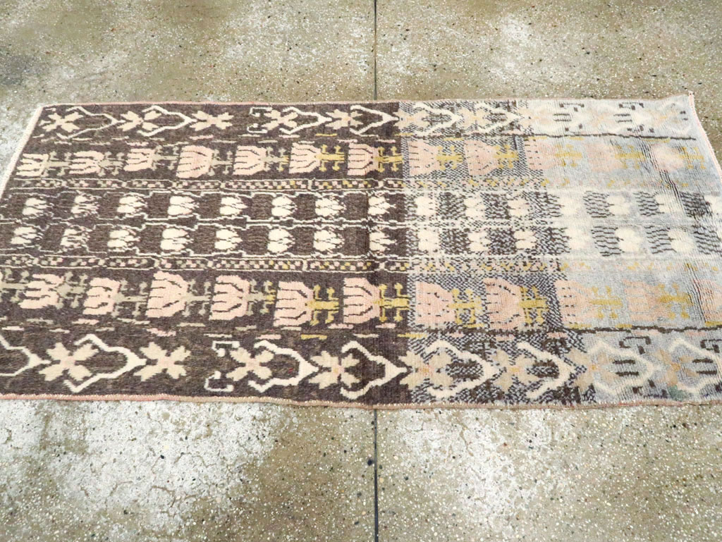 Vintage Turkish Anatolian Rug, No.18281 - Galerie Shabab