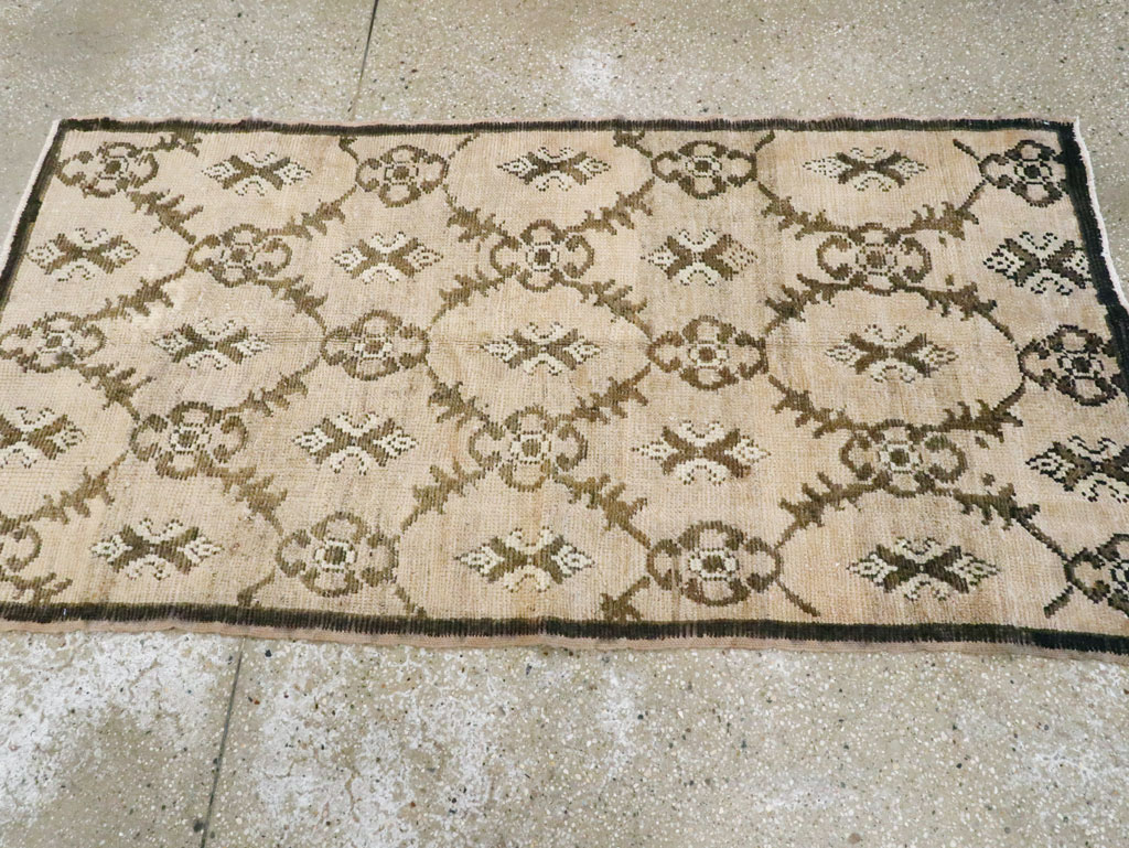 Vintage Turkish Anatolian Rug, No.18282 - Galerie Shabab