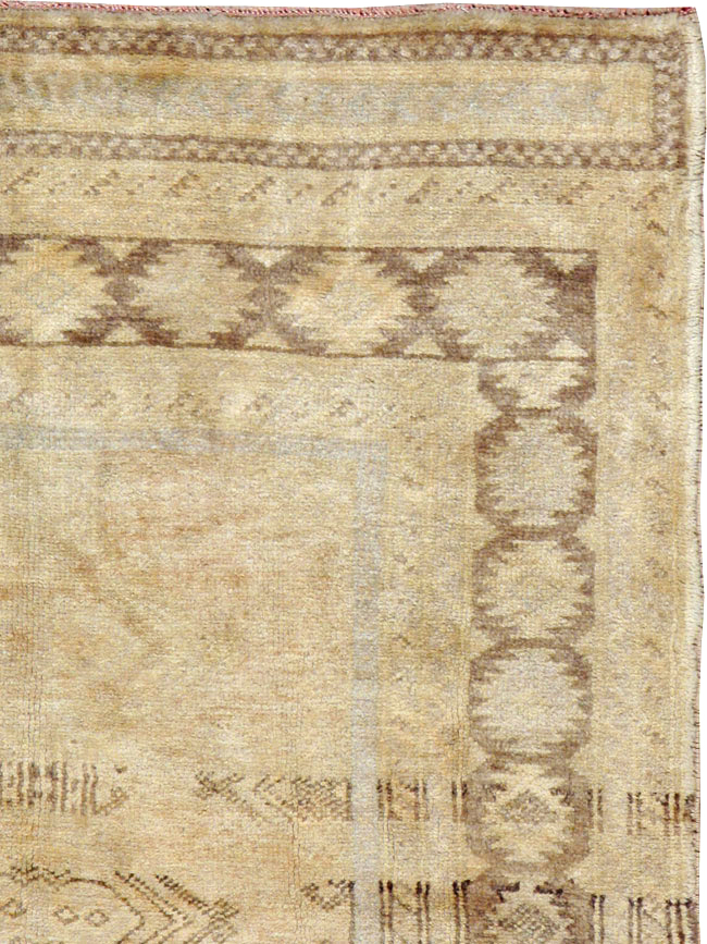 Vintage Oushak Rug, No.18285 - Galerie Shabab