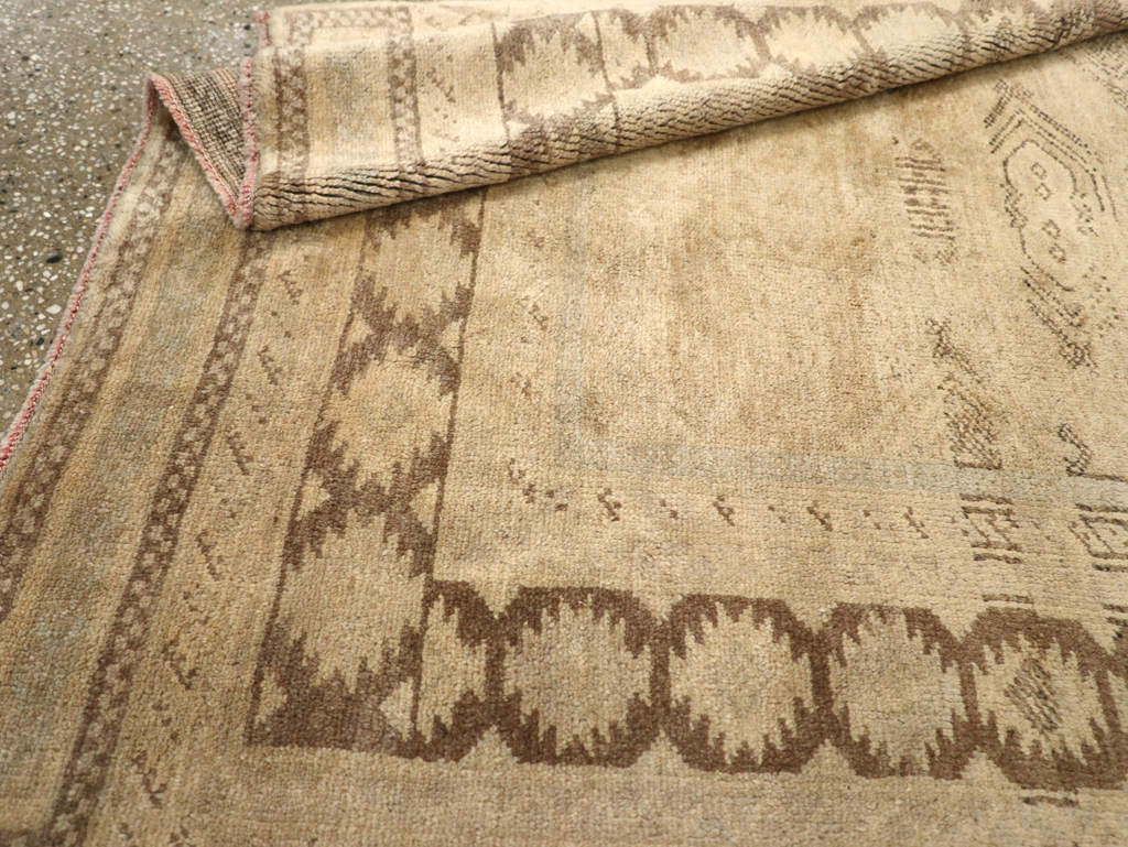 Vintage Oushak Rug, No.18285 - Galerie Shabab