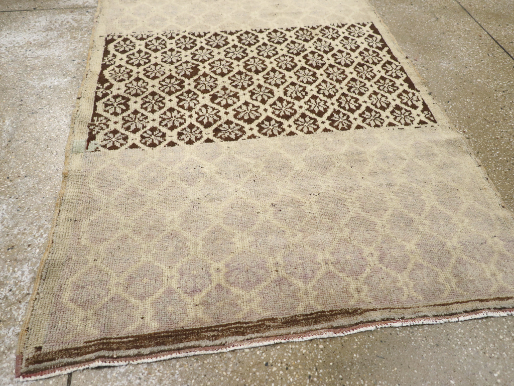 Vintage Turkish Anatolian Rug, No.18290 - Galerie Shabab