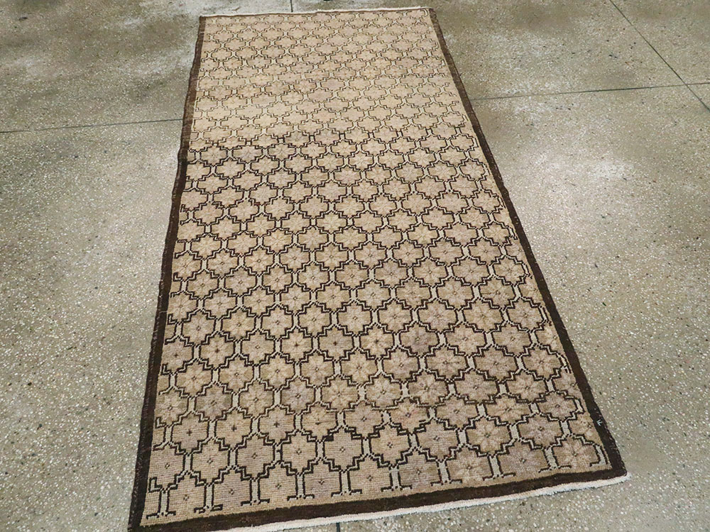 Vintage Turkish Anatolian Rug, No.18291 - Galerie Shabab