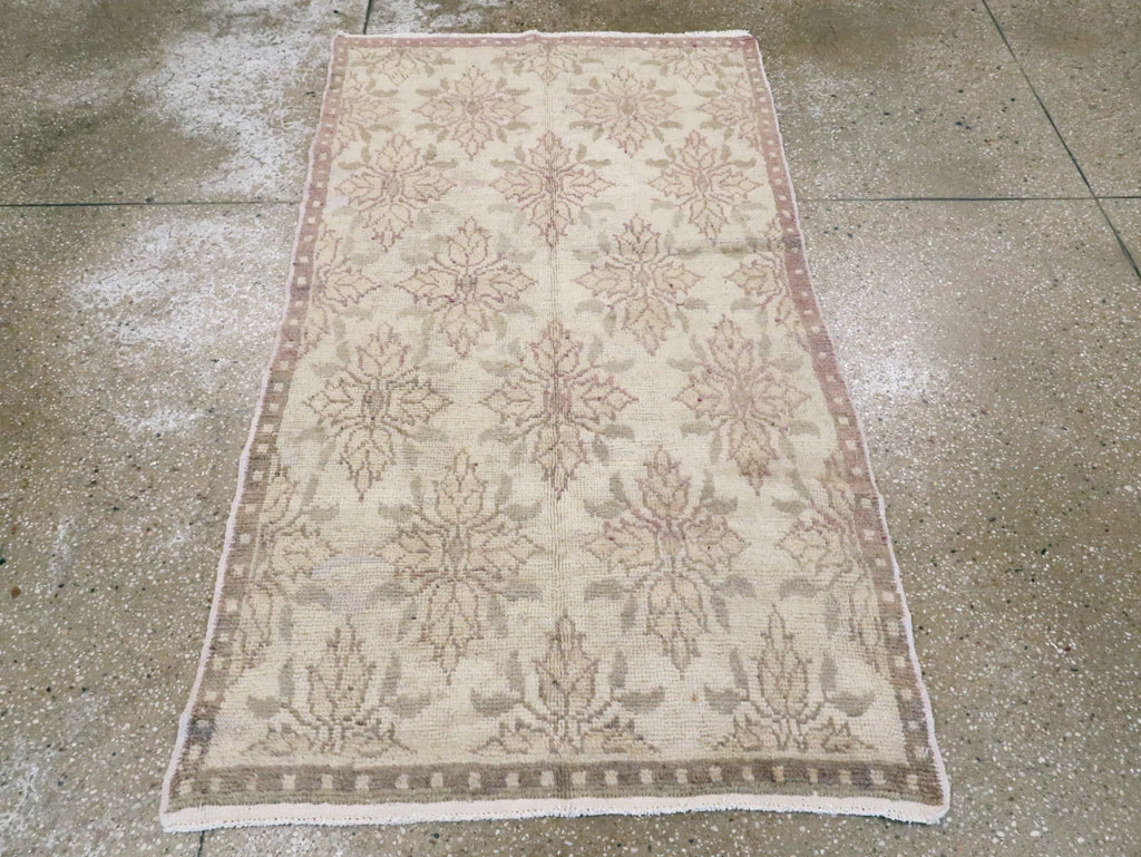 Vintage Turkish Anatolian Rug, No.18295 - Galerie Shabab