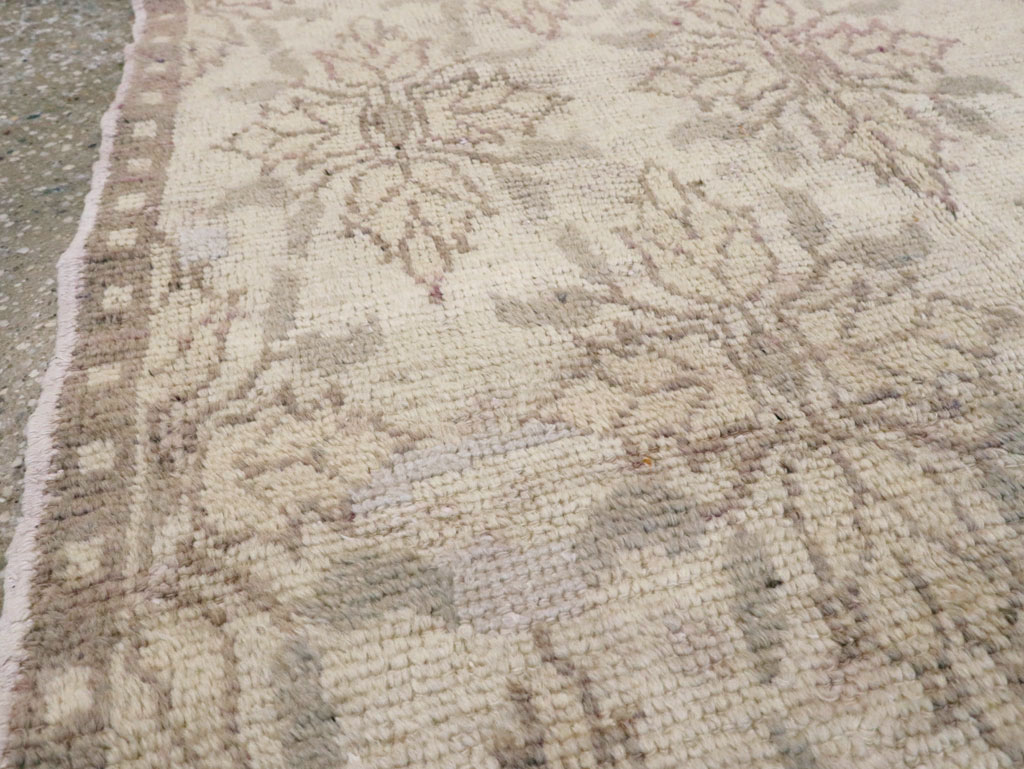 Vintage Turkish Anatolian Rug, No.18295 - Galerie Shabab