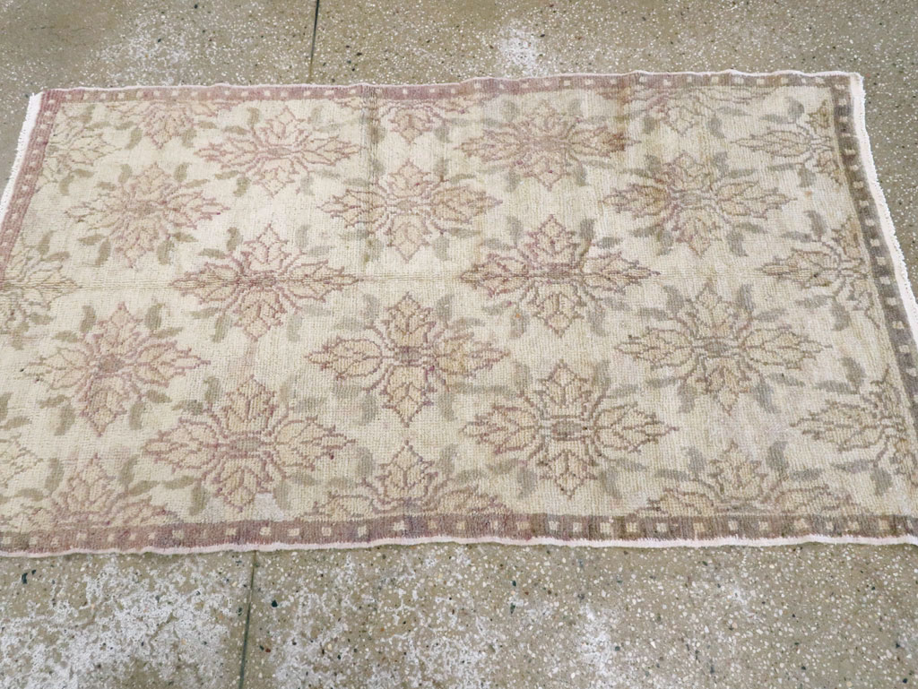 Vintage Turkish Anatolian Rug, No.18295 - Galerie Shabab
