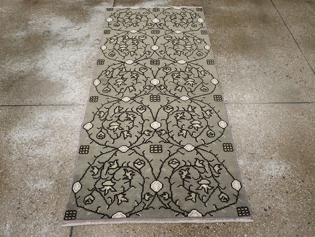 Vintage Turkish Anatolian Rug, No.18300 - Galerie Shabab