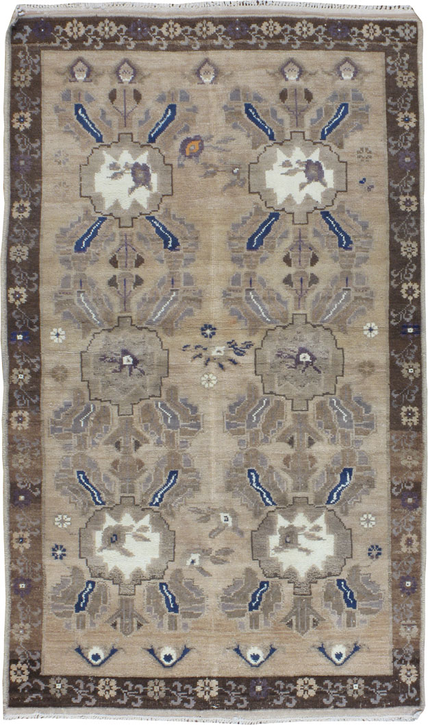 Vintage Anatolian Rug, No.18304 - Galerie Shabab