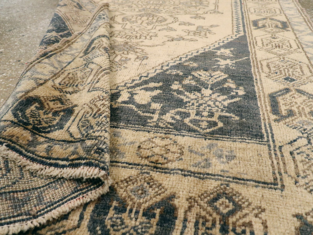 Antique Turkish Oushak Rug, No.18311 - Galerie Shabab