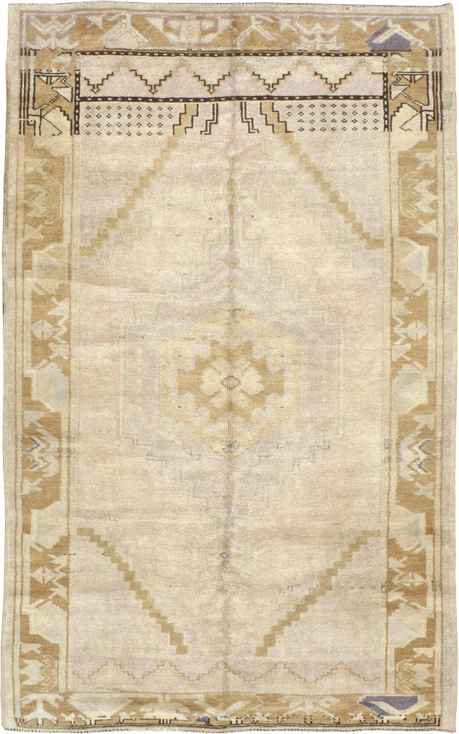 Vintage Turkish Oushak Rug, No.18314 - Galerie Shabab