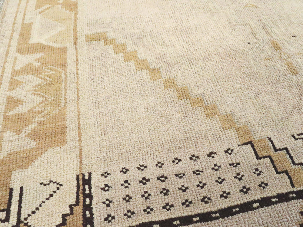 Vintage Turkish Oushak Rug, No.18314 - Galerie Shabab