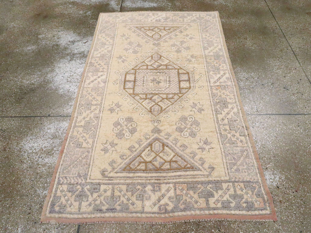 Vintage Turkish Anatolian Rug, No.18315 - Galerie Shabab