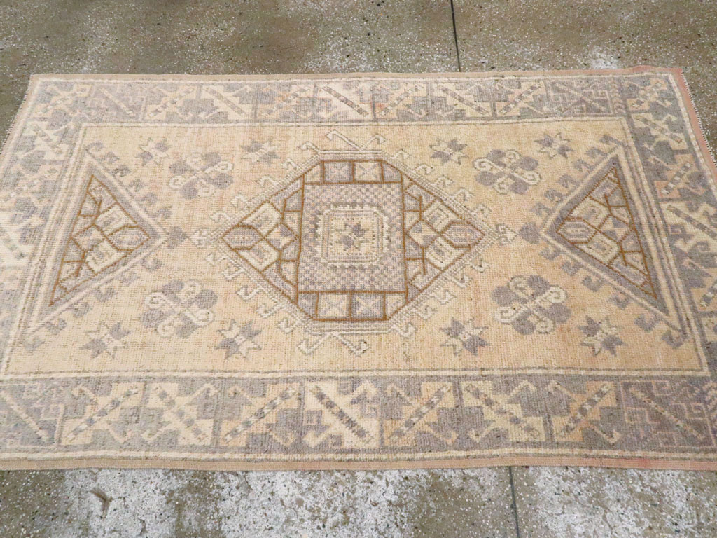 Vintage Turkish Anatolian Rug, No.18315 - Galerie Shabab