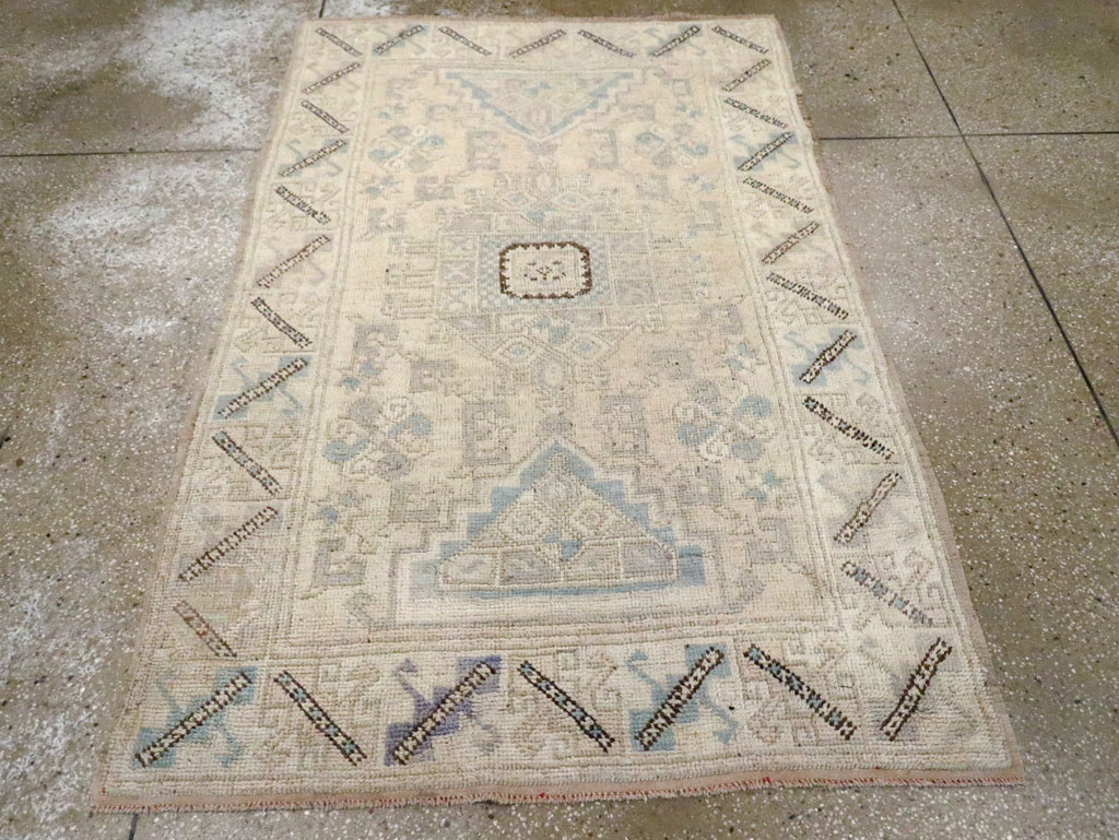 Vintage Anatolian Rug, No.18316 - Galerie Shabab
