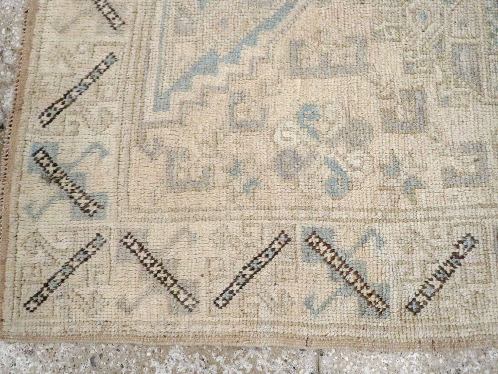 Vintage Anatolian Rug, No.18316 - Galerie Shabab
