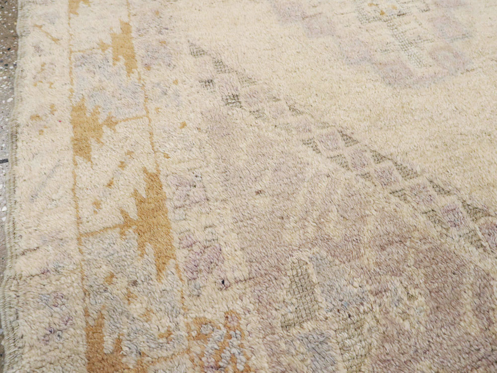 Vintage Turkish Oushak Rug, No.18319 - Galerie Shabab