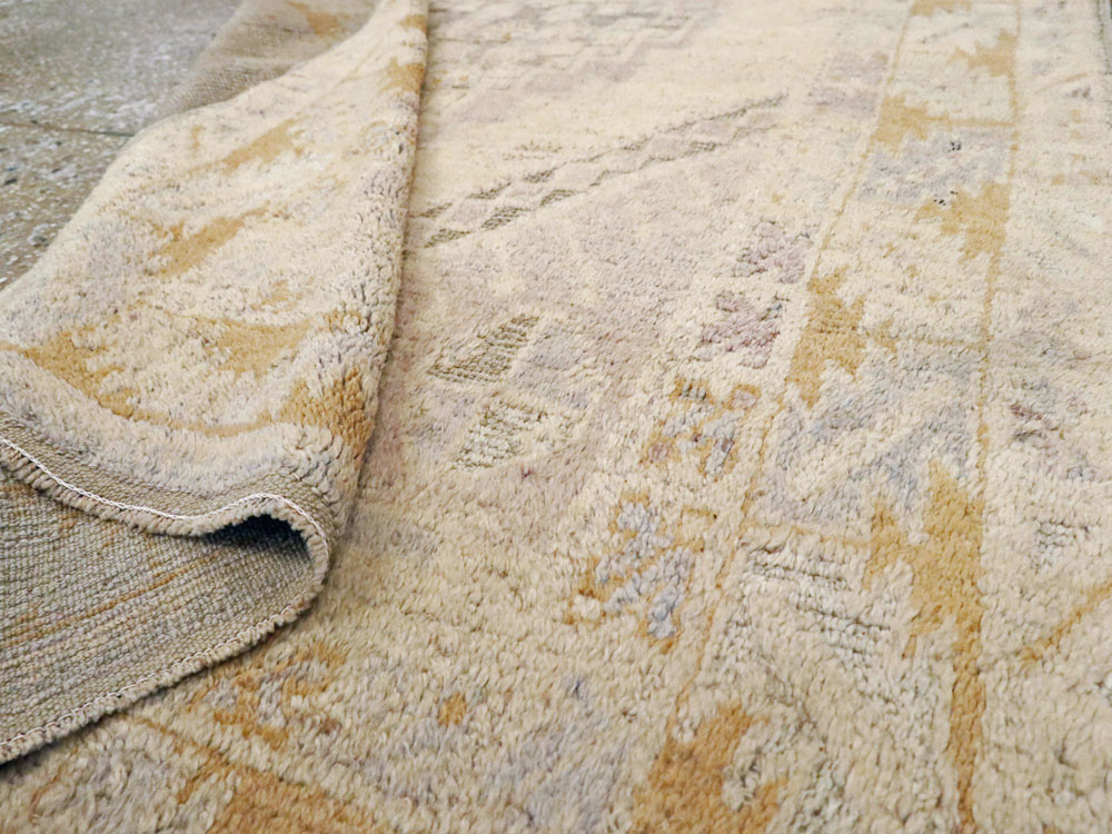 Vintage Turkish Oushak Rug, No.18319 - Galerie Shabab