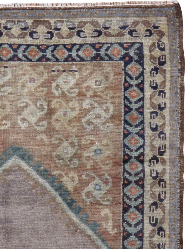 Antique Oushak Rug, No.18321 - Galerie Shabab