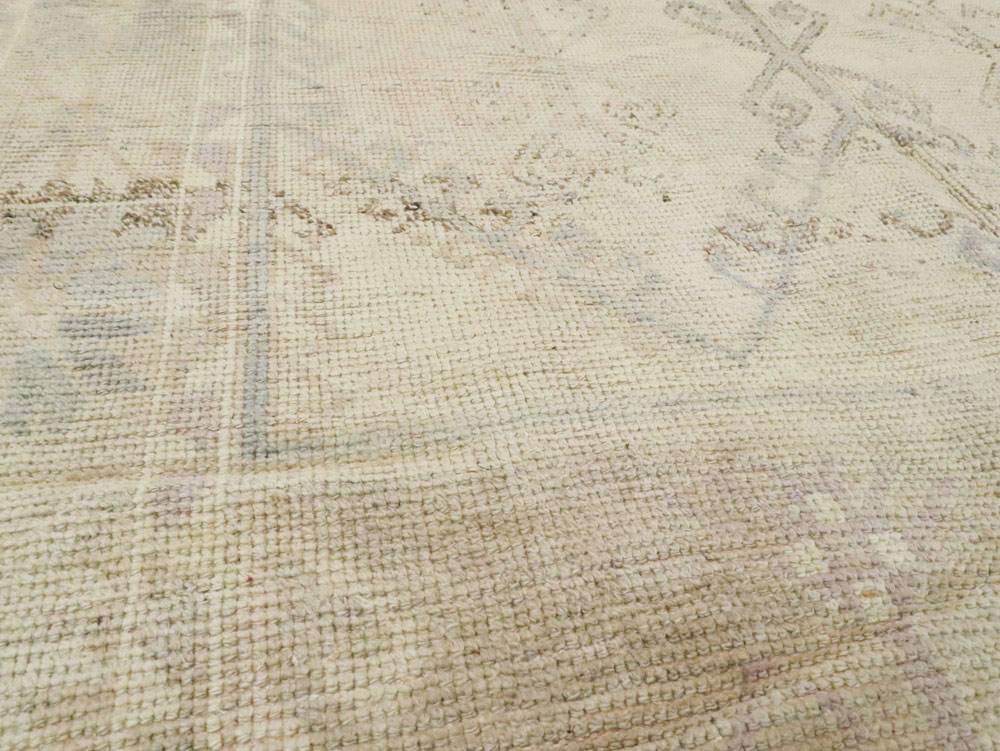 Vintage Turkish Oushak Rug, No.18326 - Galerie Shabab