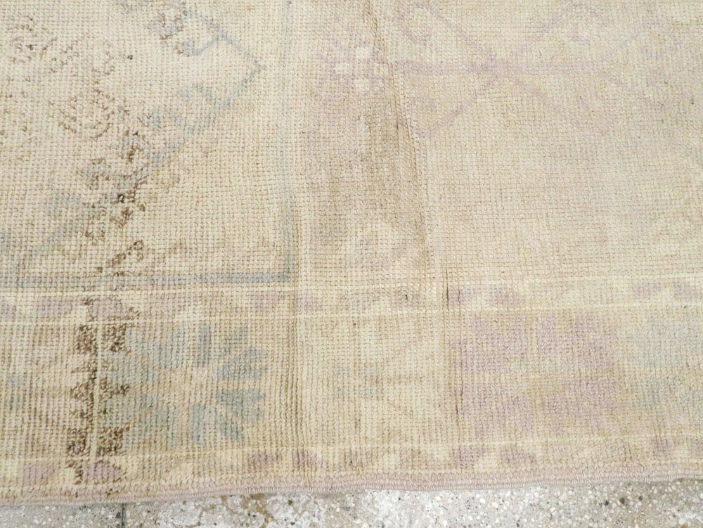 Vintage Turkish Oushak Rug, No.18326 - Galerie Shabab