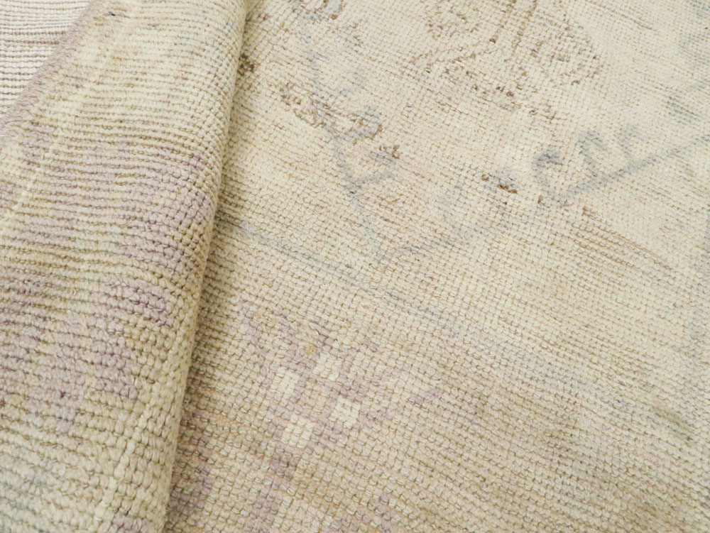 Vintage Turkish Oushak Rug, No.18326 - Galerie Shabab