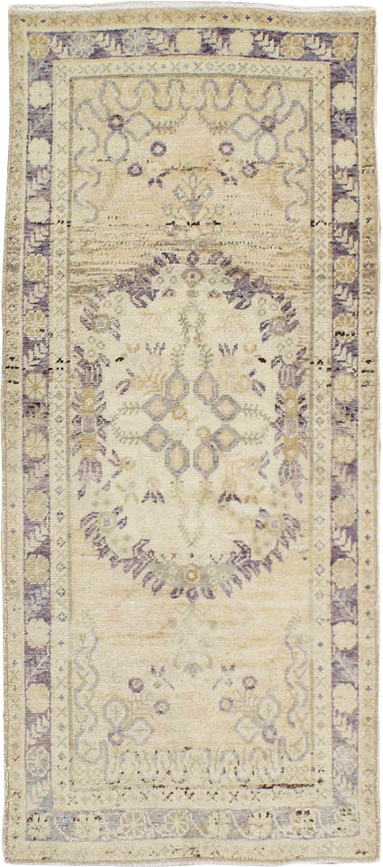 Vintage Turkish Oushak Rug, No.18328 - Galerie Shabab