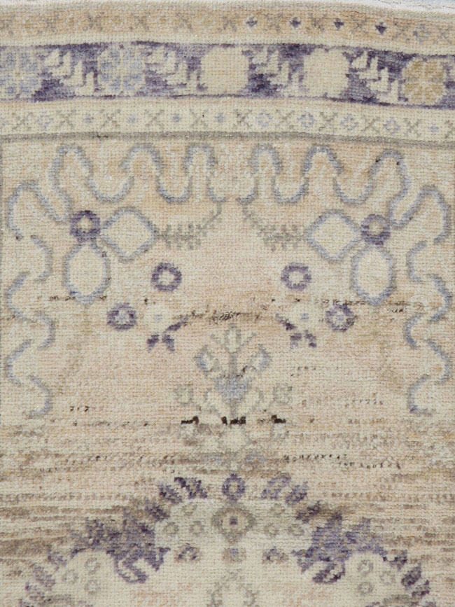 Vintage Turkish Oushak Rug, No.18328 - Galerie Shabab