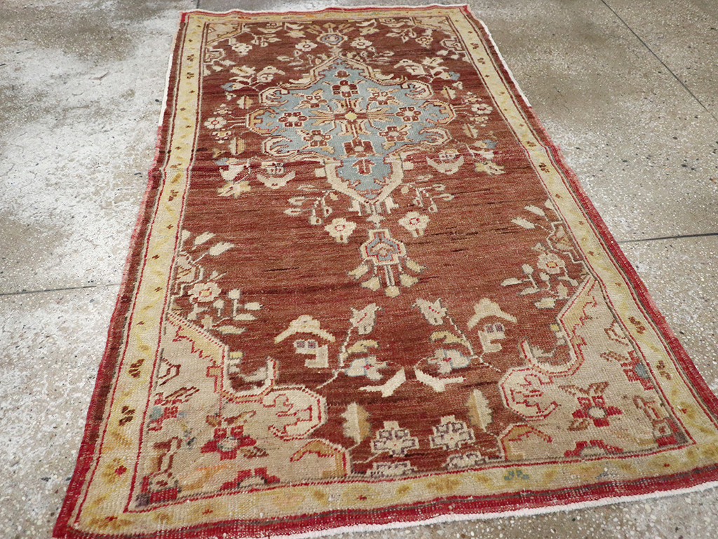 Vintage Turkish Oushak Rug, No.18329 - Galerie Shabab