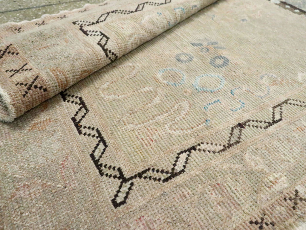 Vintage Turkish Anatolian Runner, No.18330 - Galerie Shabab