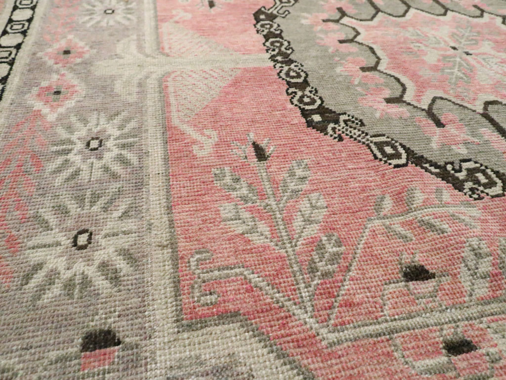 Vintage East Turkestan Khotan Gallery Carpet, No.18357 - Galerie Shabab