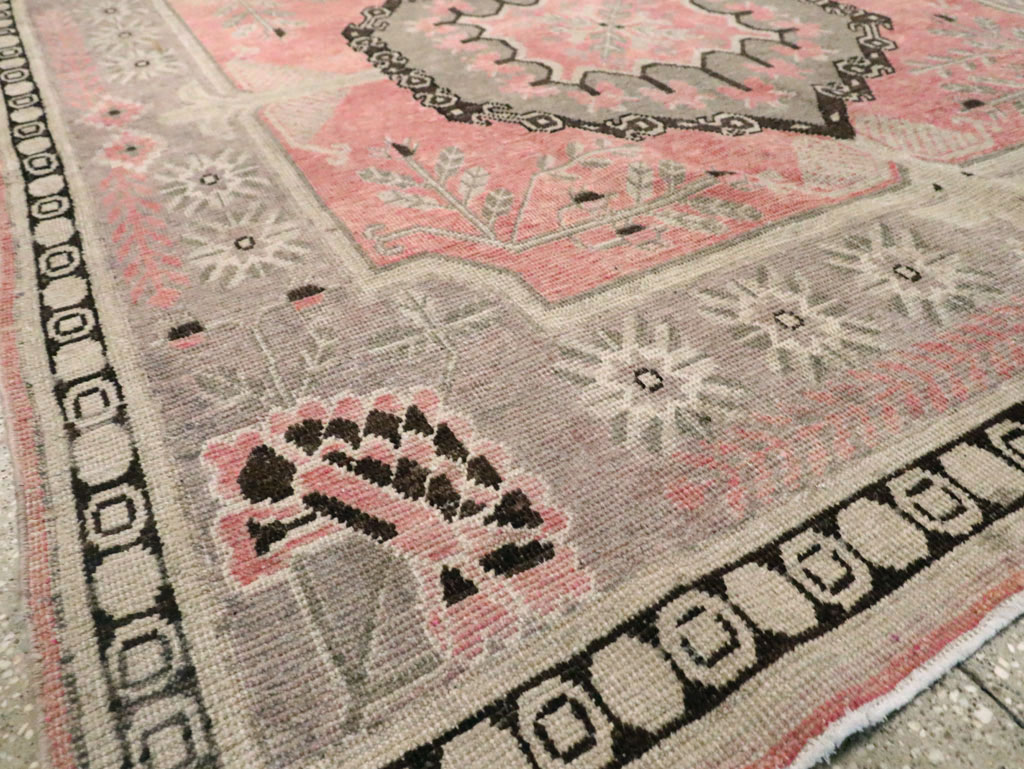 Vintage East Turkestan Khotan Gallery Carpet, No.18357 - Galerie Shabab