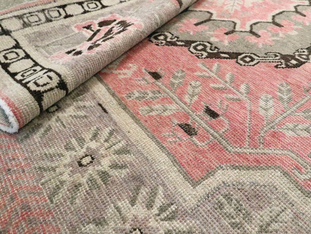 Vintage East Turkestan Khotan Gallery Carpet, No.18357 - Galerie Shabab