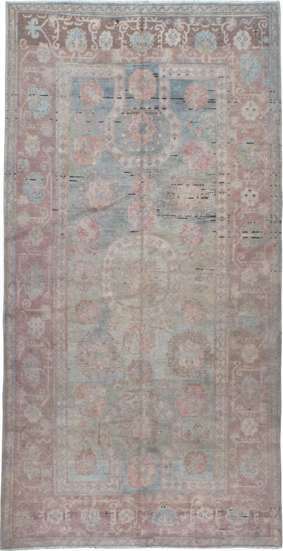 Antique Khotan Rug, No.18361 - Galerie Shabab