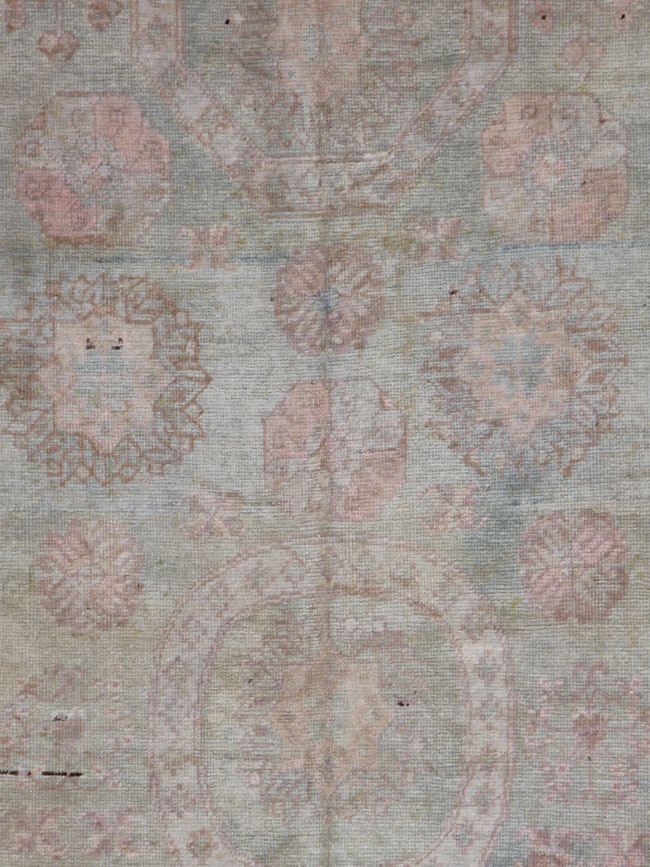 Antique Khotan Rug, No.18361 - Galerie Shabab