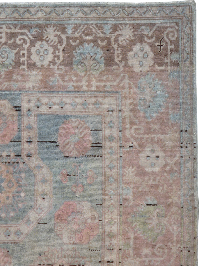 Antique Khotan Rug, No.18361 - Galerie Shabab
