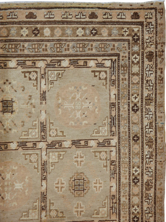 Vintage East Turkestan Khotan Carpet, No.18368 - Galerie Shabab