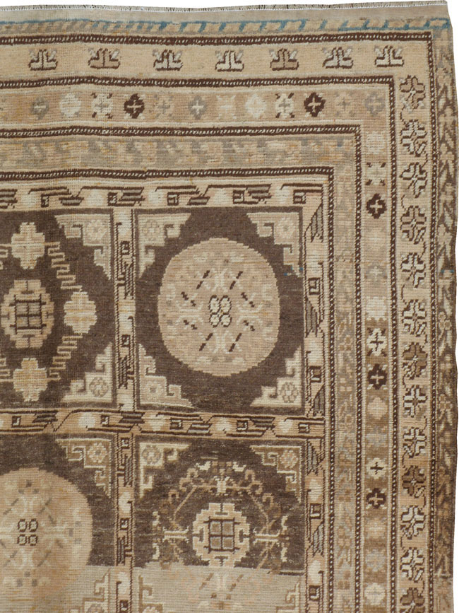 Vintage East Turkestan Khotan Carpet, No.18368 - Galerie Shabab