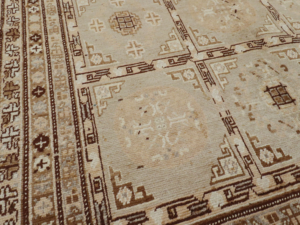 Vintage East Turkestan Khotan Carpet, No.18368 - Galerie Shabab