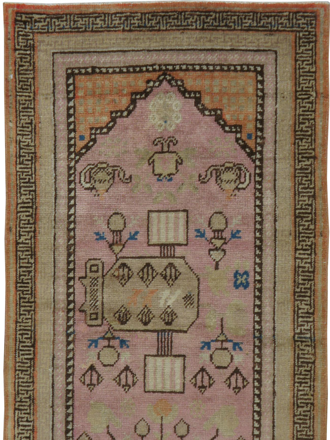 Antique Khotan Runner, No.18372 - Galerie Shabab