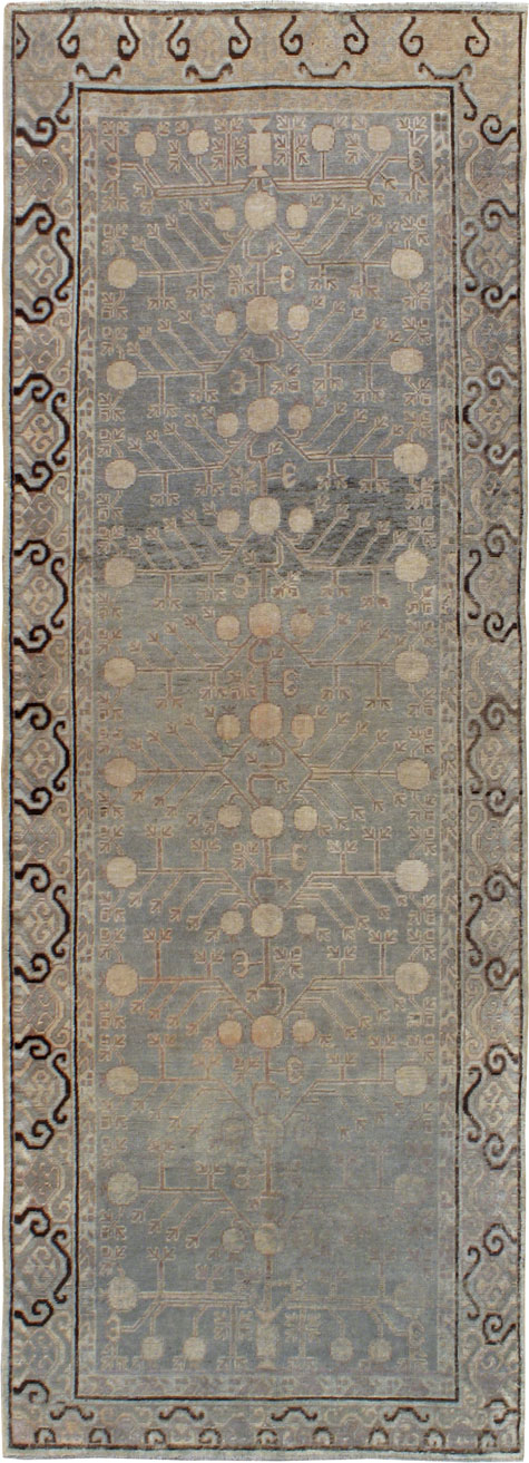 Antique Khotan Runner, No.18373 - Galerie Shabab