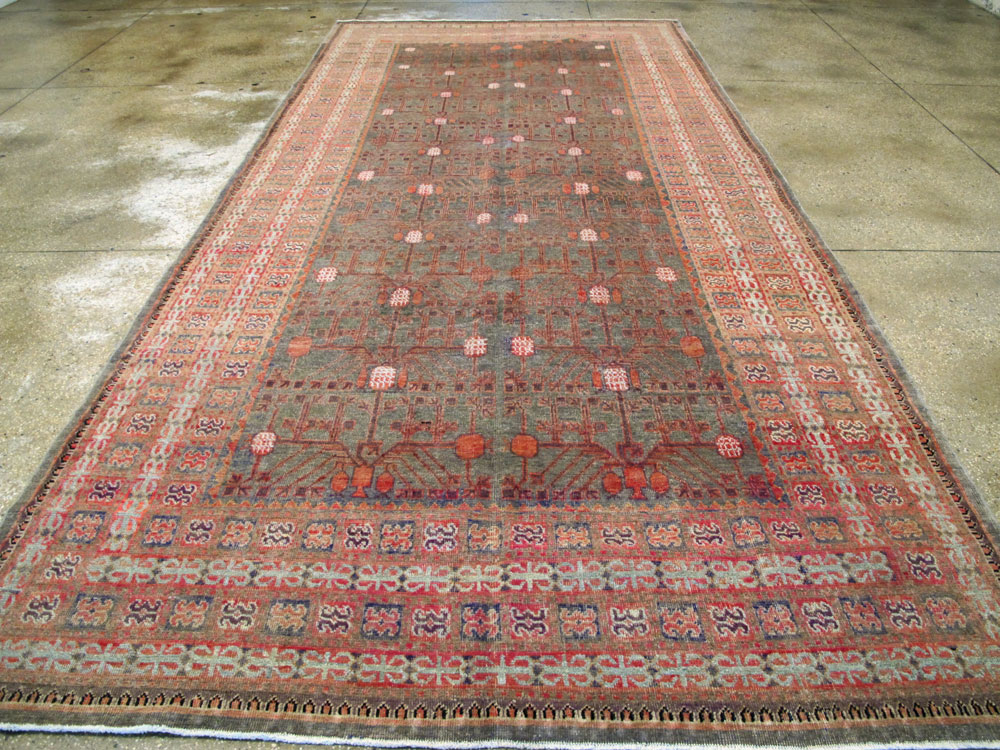 Antique East Turkestan Khotan Carpet, No.18377 - Galerie Shabab