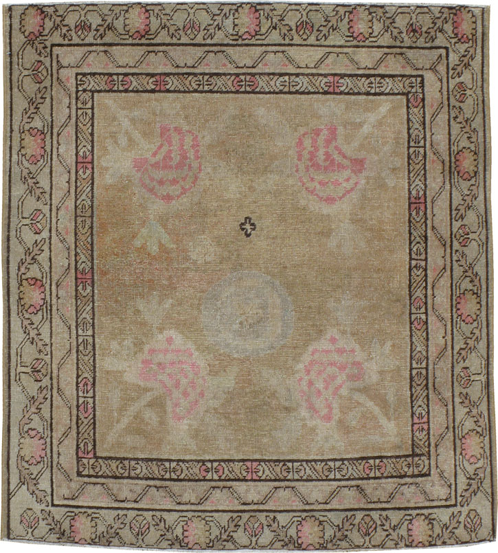 Antique Khotan Square Rug, No.18378 - Galerie Shabab