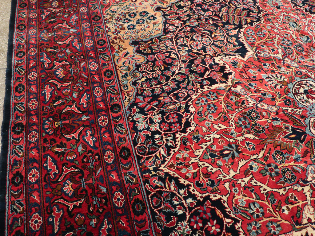 Antique Persian Sarouk Carpet, No.18387 - Galerie Shabab